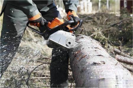 Cutting logs